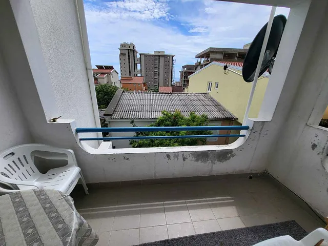 Apartment mit zwei Schlafzimmern in Petrovac in einer ruhigen Gegend, nur wenige Gehminuten vom Strand entfernt — photo 10
